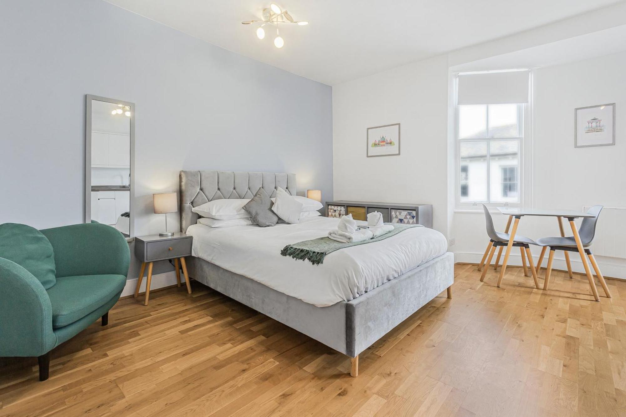 Cosy Studio Flat Moments From The Beach, Kemptown Brighton Екстер'єр фото